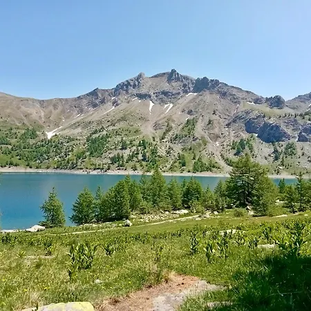 Joli Vue Montagne Appartement *